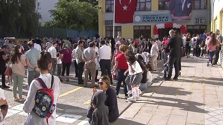 Bakan Tekin açıkladı… Okullar erken mi kapanacak