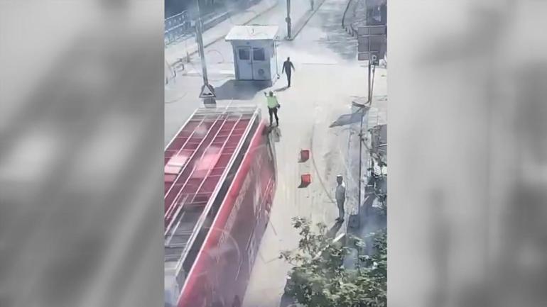 CHP otobüsünün şoförü aracı polisin üzerine sürmüştü Bakan Yerlikayadan açıklama