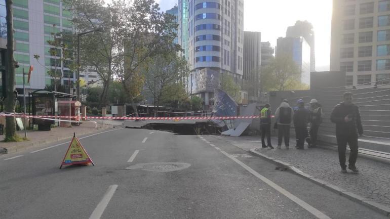 SON DAKİKA... İstanbul Sarıyerde yol çöktü