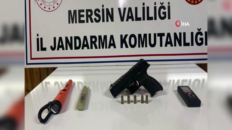 Eski vali ve emekli albay kaçak kazıda yakalandı