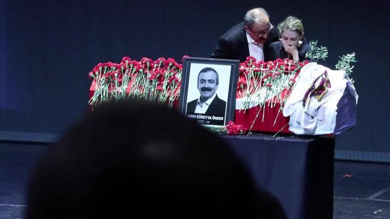 KIZINDAN ÖNDERE SON VEDA Gözyaşlarına boğuldu...
