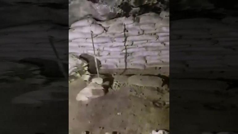 SON DAKİKA... Terör yuvalarına kilit vuruluyor Irakın kuzeyindeki mağarada çok sayıda silah imha edildi