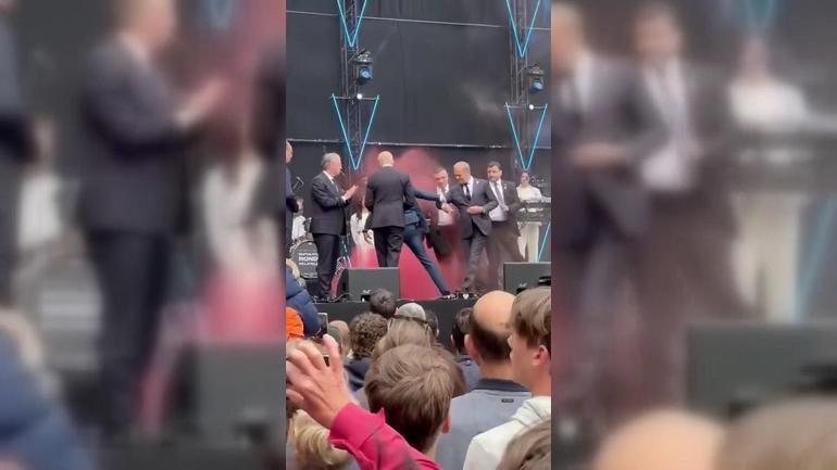Hollanda ve Polonya başbakanları kürsüde hedef oldu