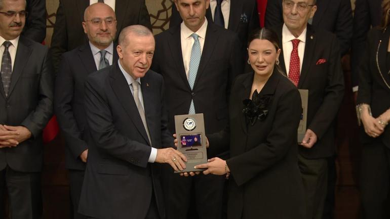 Demirören Medya TV Grup Başkanı Murat Yancı ve CNN TÜRK Özel Haberler Şefi Fulya Öztürk’e ödül