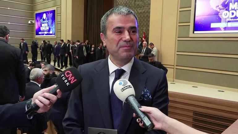 CNN TÜRK yılın televizyonu seçildi… Ödülü Demirören Medya TV Grup Başkanı Murat Yancı aldı
