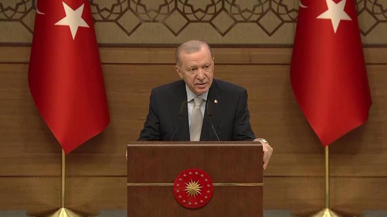 CNN TÜRK yılın televizyonu seçildi… Ödülü Demirören Medya TV Grup Başkanı Murat Yancı aldı