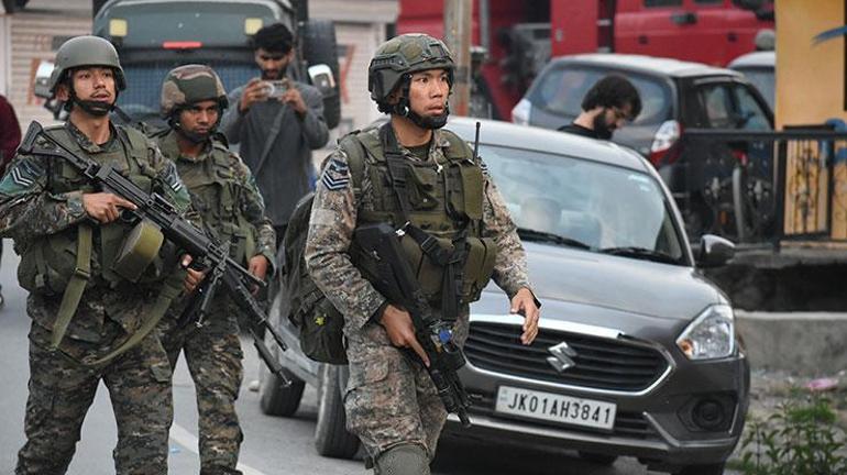 DÜNYADA NÜKLEER ALARM... Hindistan-Pakistan savaşı başladı Sıcak bölgedeki son gelişmeler...