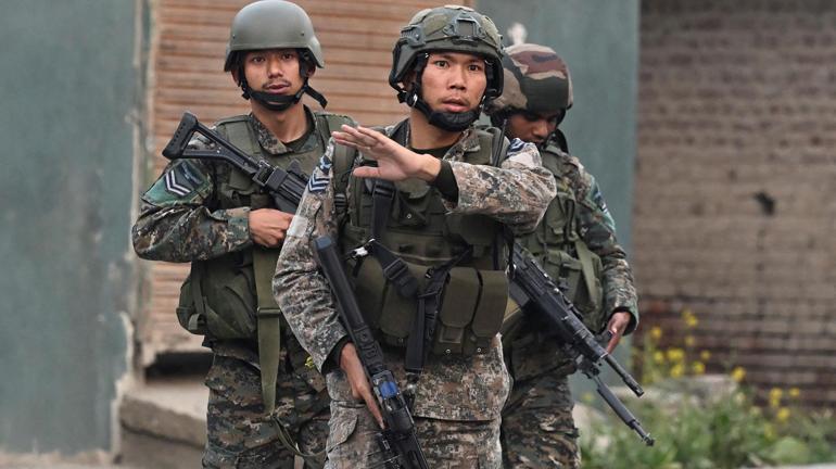 İKİ NÜKLEER GÜÇ KARŞI KARŞIYA | Hindistan ve Pakistan’ına askeri gücü ne