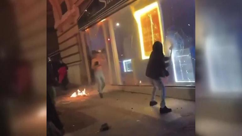 Pariste maç sonrası sokaklar karıştı