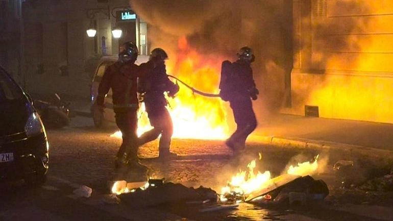 Pariste maç sonrası sokaklar karıştı