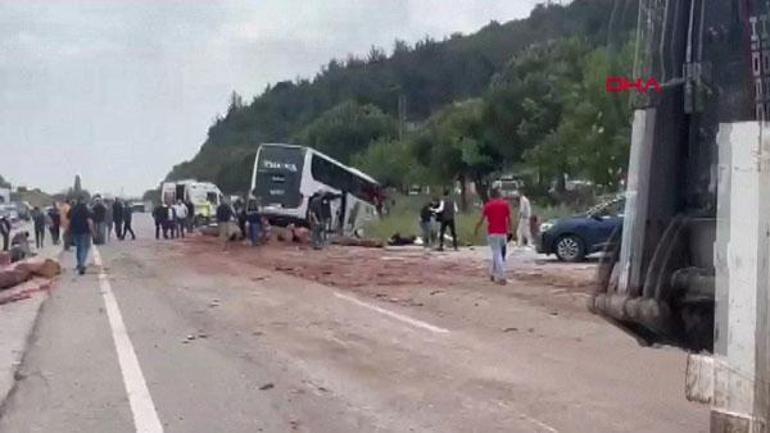 SON DAKİKA... Çanakkale’de zincirleme kaza: 8 ölü