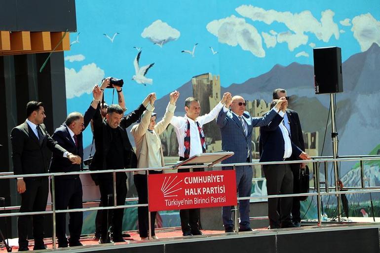 Özgür Özel: Terörsüz Türkiyeye evet diyoruz