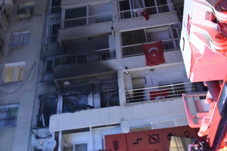 İzmir’de gaz sızıntısı sonrası patlama: 4 yaralı O anlar kafedeki kameraya yansıdı...