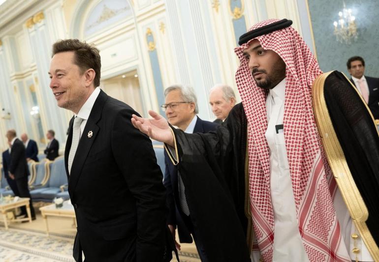 Trump’ın Orta Doğu turu başladı Hedefi 1 trilyon dolar… Suudi Arabistan ziyaretinden kareler