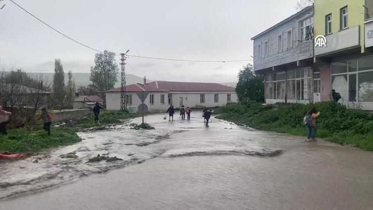 Peş peşe felaket Sel, taşkın, zarar… Sağanak ve dolu yurdu vurdu