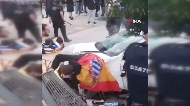 Barselonada maç öncesi kaos yaşandı Aracıyla taraftarların arasına daldı: 13 yaralı