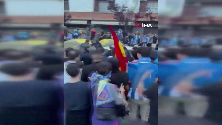 Barselonada maç öncesi kaos yaşandı Aracıyla taraftarların arasına daldı: 13 yaralı