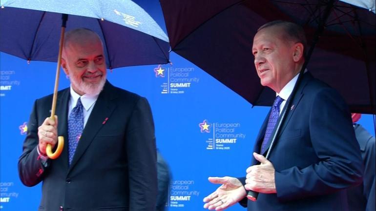 SON DAKİKA...Cumhurbaşkanı Erdoğandan Arnavutlukta açıklamalar: Barış için kritik dönemeçteyiz