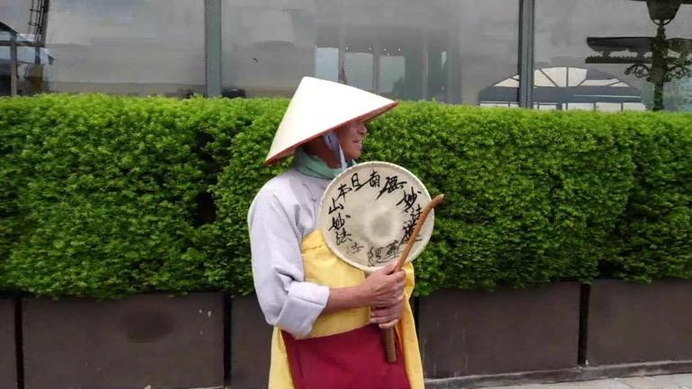 Tarihi İstanbul zirvesinde ilginç anlar Japan Budistten barış ayini