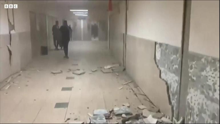 İsrail, Gazzedeki Avrupa Hastanesi’ni vurdu: İngiliz doktorun paylaştığı görüntüler saldırının şiddetini gözler önüne serdi