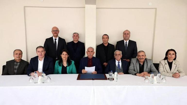 Fesih kararı sonrası ilk ziyaret DEM Parti İmralı heyeti Öcalan ile görüşmek üzere yola çıktı