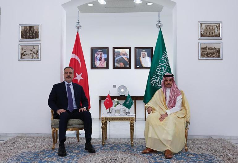 Dışişleri Bakanı Hakan Fidan, Suudi mevkidaşı ile bir araya geldi