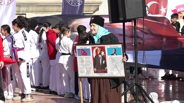 19 Mayıs Atatürk’ü Anma, Gençlik ve Spor Bayramı Taksim’de doyasıya kutlandı