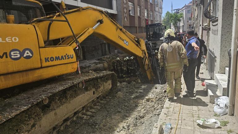 SON DAKİKA | Bayrampaşada kanalizasyon çalışmasında göçük altında kalan işçi kurtarıldı