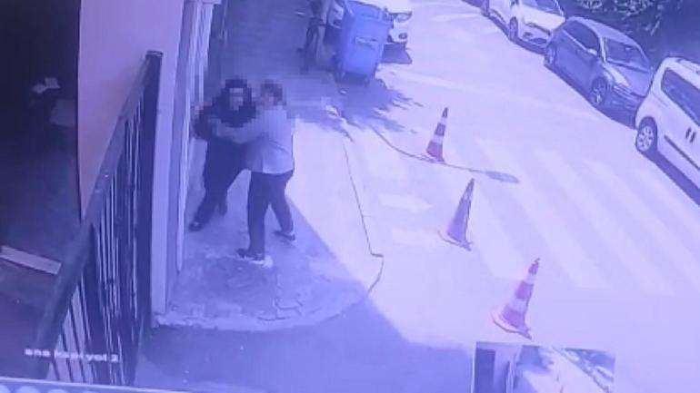 İstanbulda lise tuvaletinde arkadaşını bıçaklayan öğrenci tutuklandı