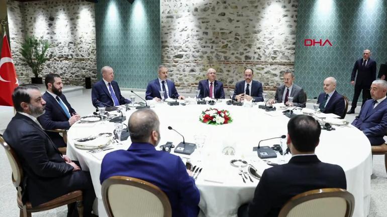 SON DAKİKA... Cumhurbaşkanı Erdoğan, Şara ile görüştü Dolmabahçede kritik zirve