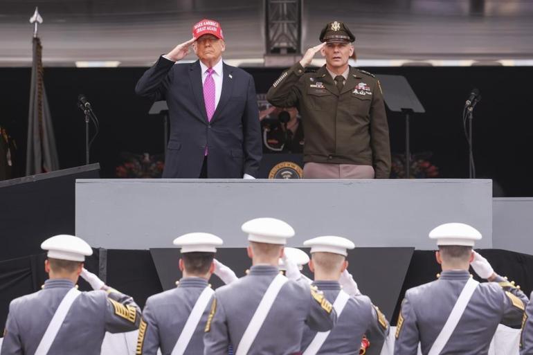 Trump’tan gözdağı: ‘Dünyanın en güçlü ordusunu ben inşa ettim’