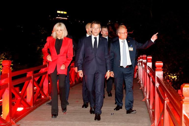 Macron Eşi Brigitte’ten Tokat mı Yedi Çok Konuşulan Görüntüler