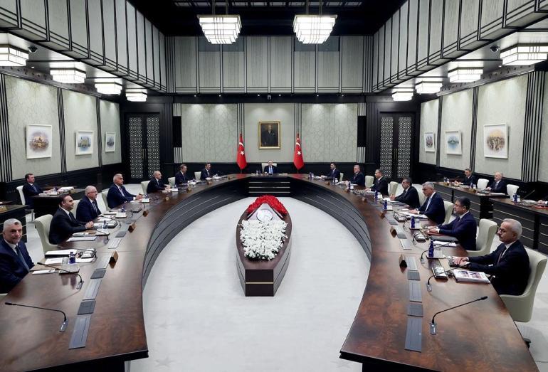 Gözler Beştepede Cumhurbaşkanı Erdoğan liderliğinde Kabine Toplantısı başladı