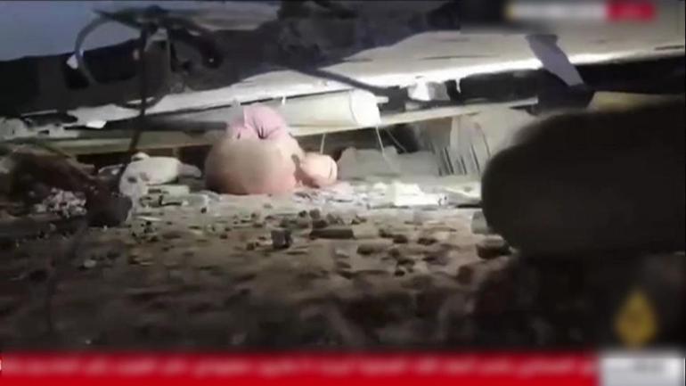 Dünya bu görüntüye sessiz kalıyor O kurtuldu, vicdanlar öldü...