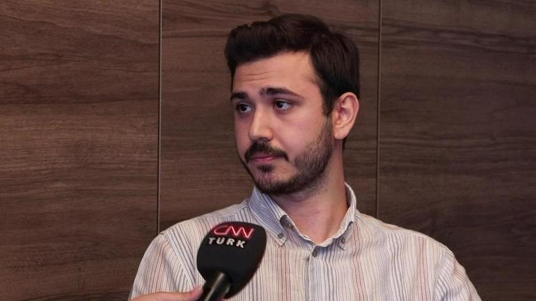 Mavi gömlekli genç CNN TÜRKe konuştu: Sözlü şiddete maruz kalan bir kıza destek çıktım