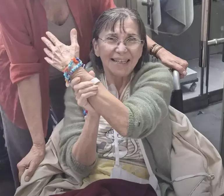 Gül Onat sevenlerinden dua istedi