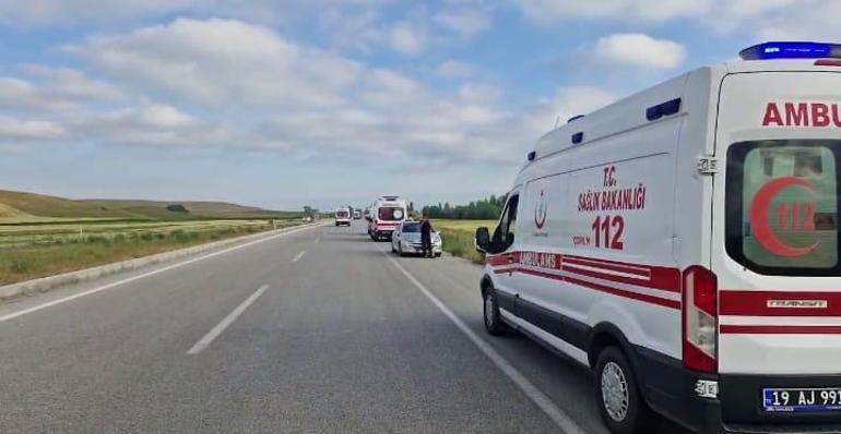 Düğünden dönen minibüs şarampole devrildi: 1 ağır, 17 yaralı