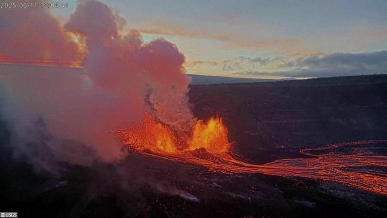 Havaiideki Kilauea yine lav püskürttü