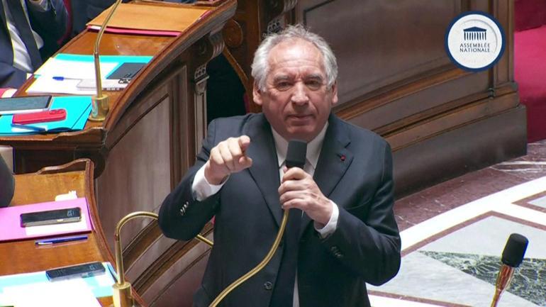 Fransız vekiller başbakanı suçladı, meclisi terk etti “Netanyahu’nun sözlerini benimsemişsin”