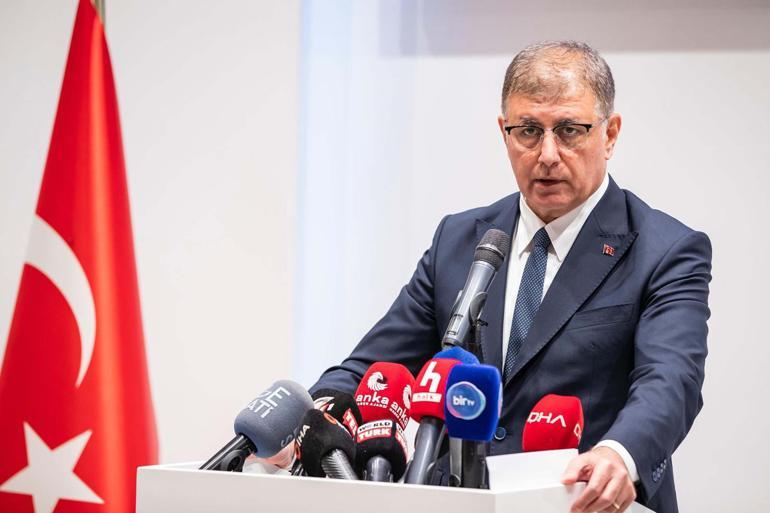 İzmir Büyükşehir Belediyesi 1030 kişiyi işten çıkarıyor