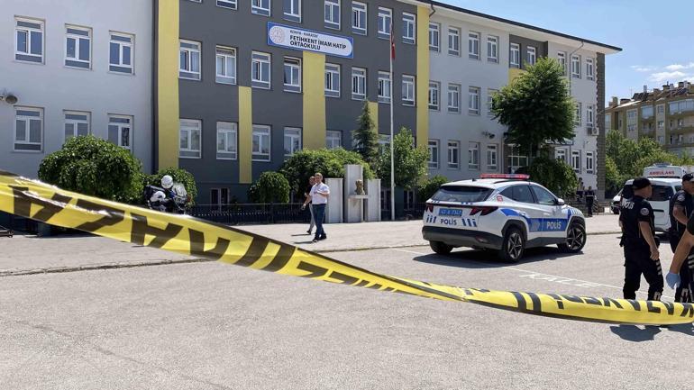 Okulda dehşet anları Öğretmene silahlı saldırı