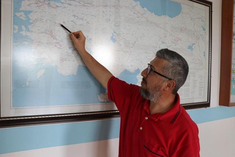 1250 SARSINTI Kütahya beşik gibi sallanıyor... Bu resmen bir deprem fırtınası