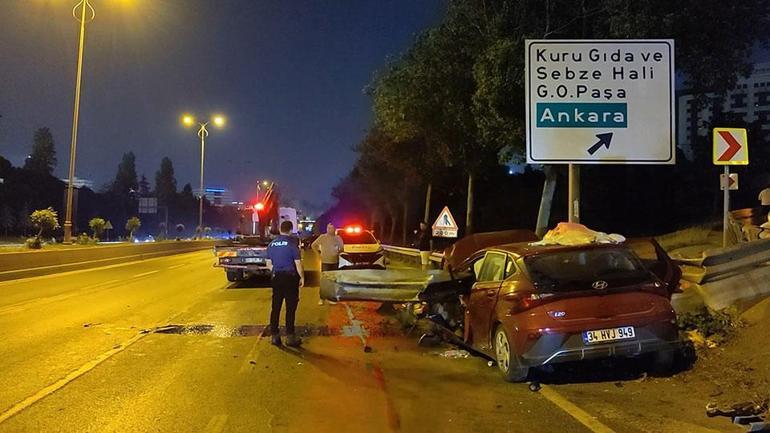 Bayrampaşada feci kaza: Bariyerlere ok gibi saplandı