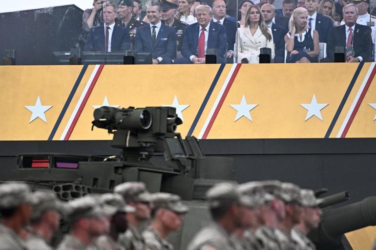 ABD ordusu 250, Trump 79 yaşında: 6 bin asker, tanklar, uçaklar...