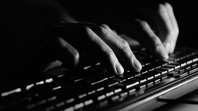 Solucan yazılımın nükleer darbesi: Stuxnet