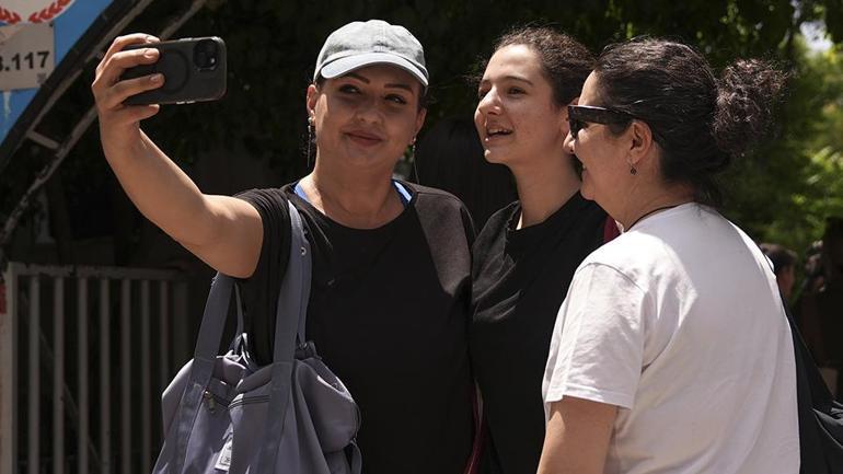 Milyonlarca öğrenci LGSde ter döktü Uzmanlar yorumladı: Son yılların en zor soruları
