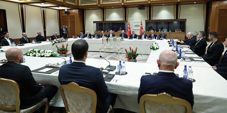Cumhurbaşkanı Erdoğan, Süper Lige yükselen kulüpleri kabul etti