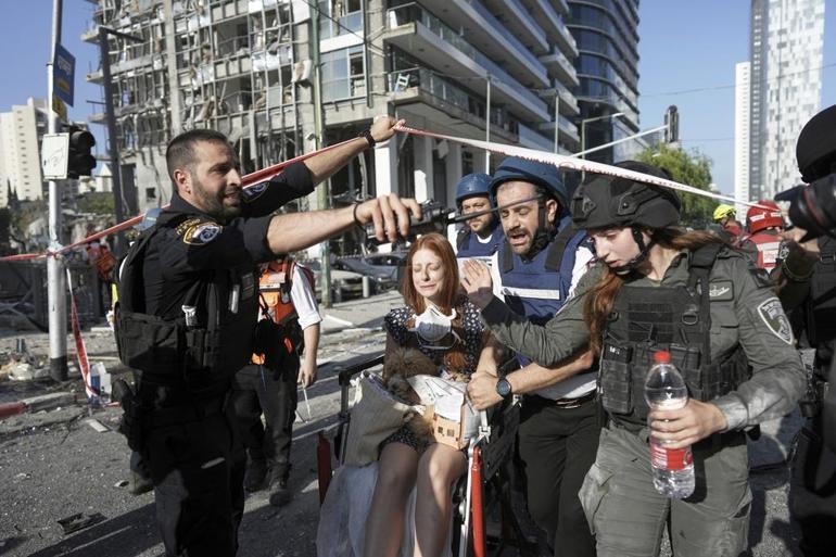 SON DAKİKA... İsrail ve İran arasındaki çatışmaların 8. gününde son durum İran Hayfayı, İsrail Tebrizi vurdu: Karşılıklı yeni füze saldırısı...
