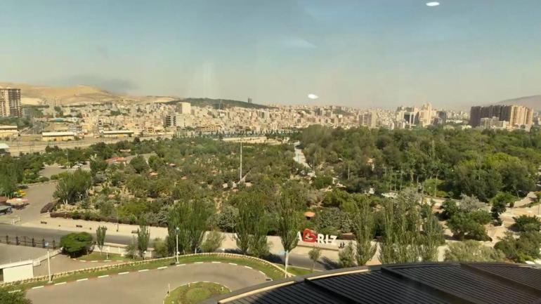 CNN TÜRK İranda | Savaşın kalbinde kritik anlar... Sokaklar alarmda, hedef askeri tesisler