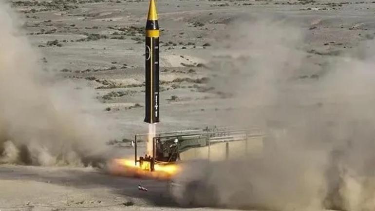 İranın 2.200 km menzilli çok başlıklı tehdidi: Hayber (Hürremşehr-4) füzesi